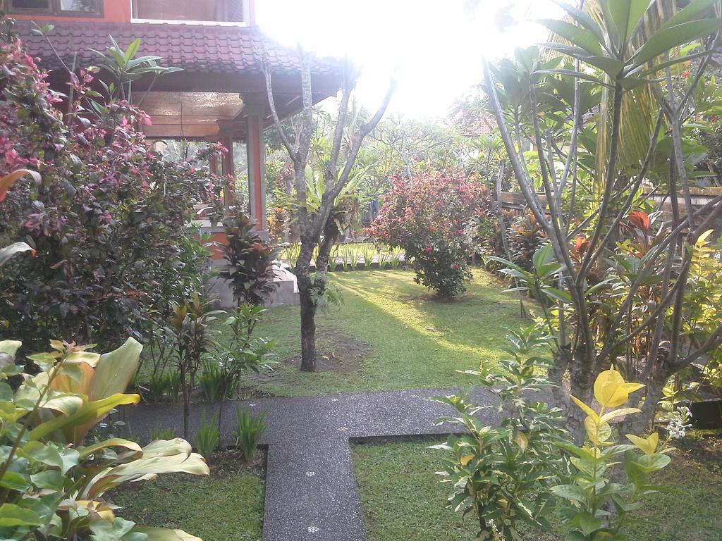 Dewi Ayu Accomodation Hotel Ubud  Exterior photo